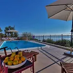 Charmy Hill With Pool فيلة *