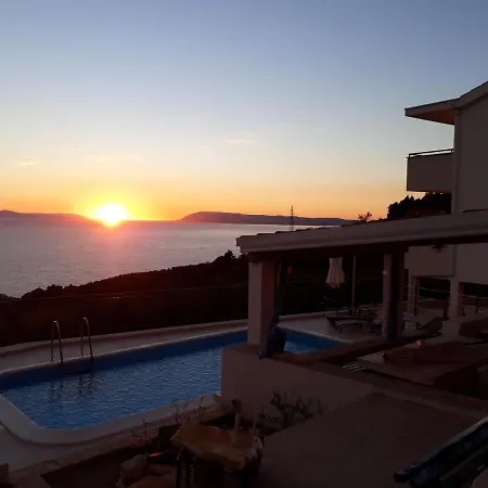 Charmy Hill With Pool Βίλα *