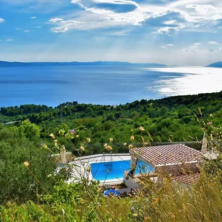 Villa Charmy Hill With Pool *