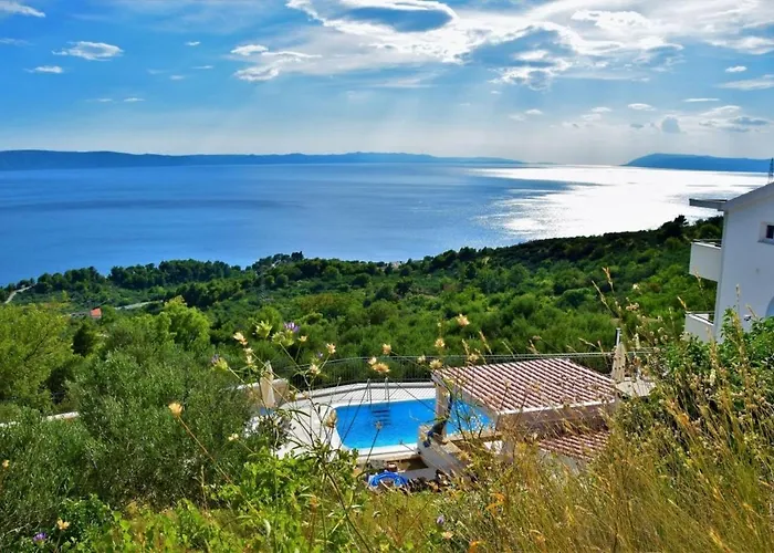 Villa Charmy Hill With Pool *