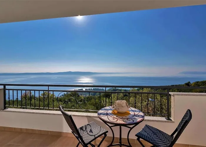 Villa Charmy Hill With Pool